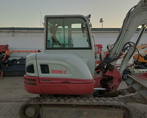 Takeuchi TB250-2