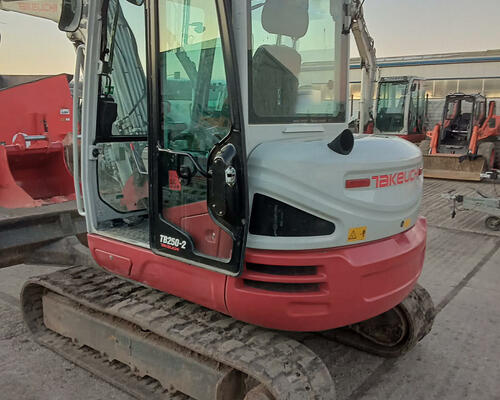 Takeuchi TB250-2