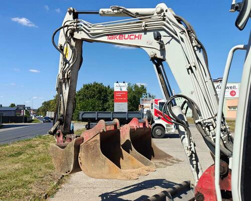 Takeuchi TB250-2