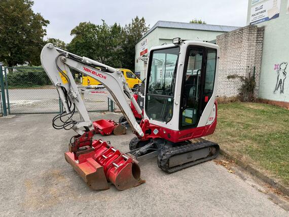 TAKEUCHI TB 216  - Powertilt MARTIN