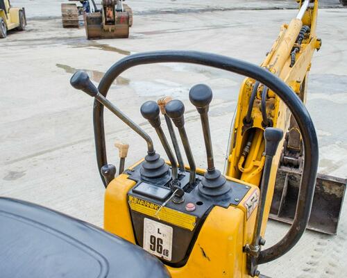 VÝPRODEJ Pásový bagr JCB 8008 VÝPRODEJ