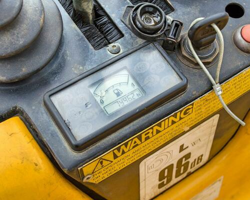 VÝPRODEJ Pásový bagr JCB 8008 VÝPRODEJ