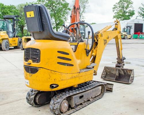 VÝPRODEJ Pásový bagr JCB 8008 VÝPRODEJ
