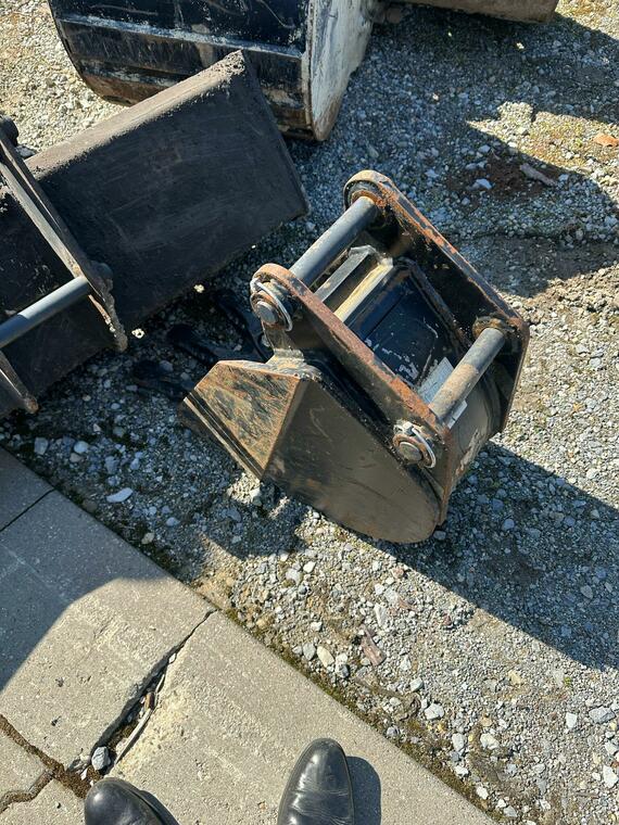 originální vědro 45 cm pro JCB 2CX 3CX Compact.