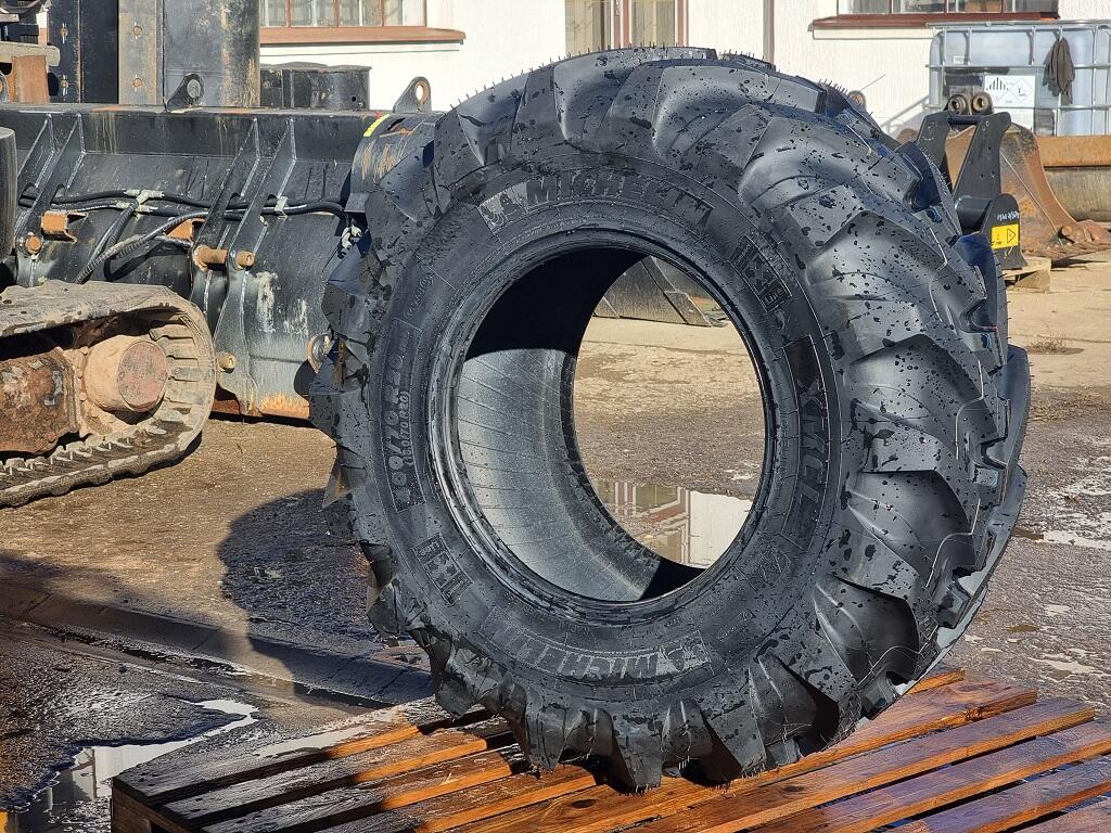 Radiální Michelin XMCL 400/70-20, 16/70-20 (99%)