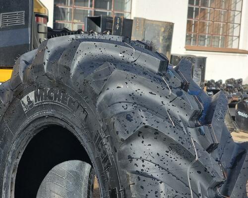 Radiální Michelin XMCL 400/70-20, 16/70-20 (99%)
