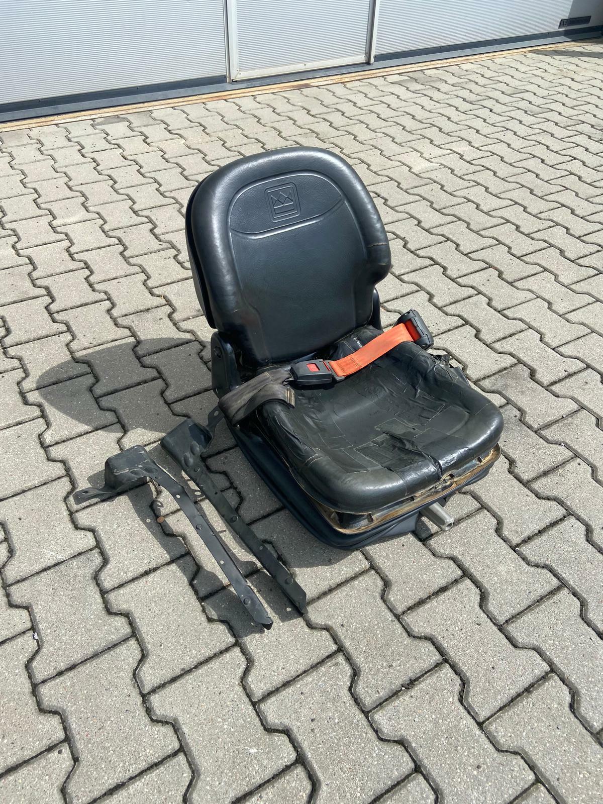 sedadlo sklápěče