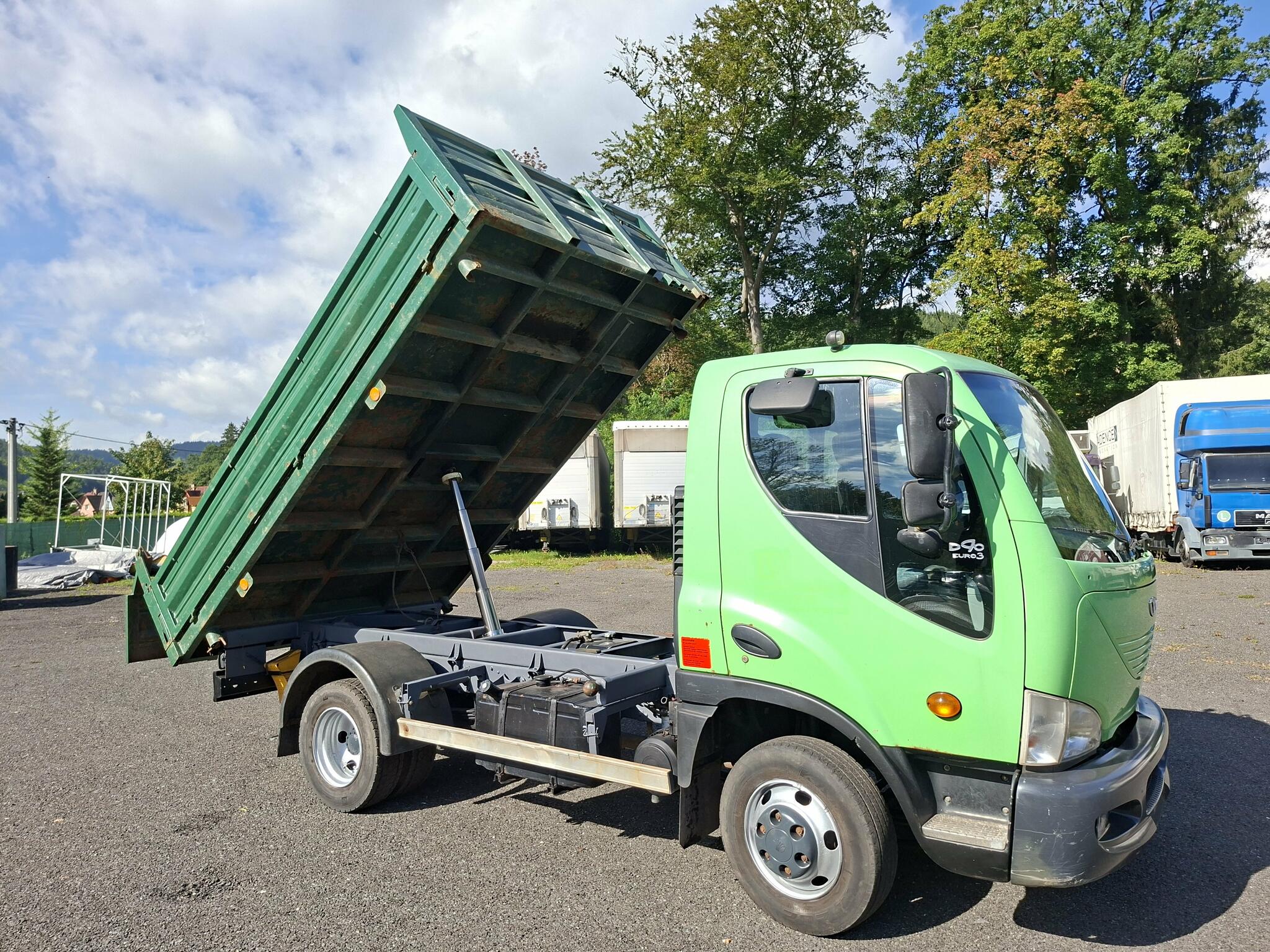 Avia D90  3 straný Sklápěč Cummins