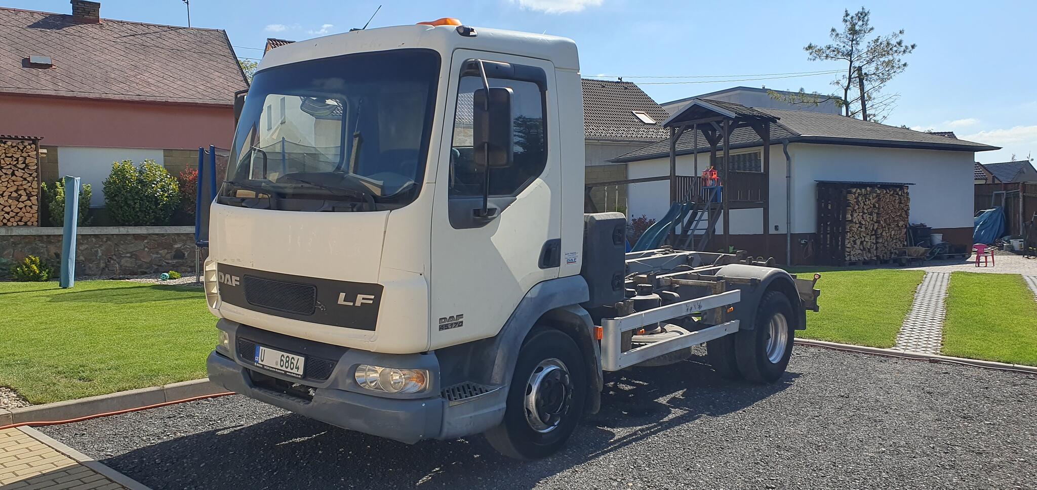 Daf LF 45.170 hákový nosič kontejneru, 10ti tuna