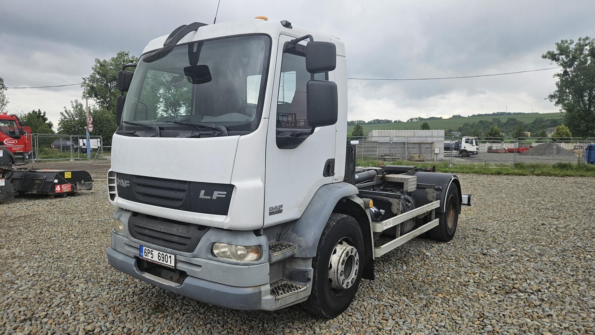 DAF LF 55.220 Hákový nošič kontejnerů