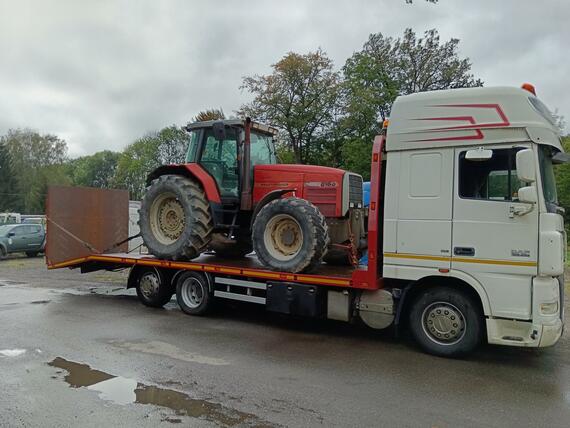 DAF XF 105.460 PŘEPRAVNÍK STROJŮ A VOZIDEL SERVIS
