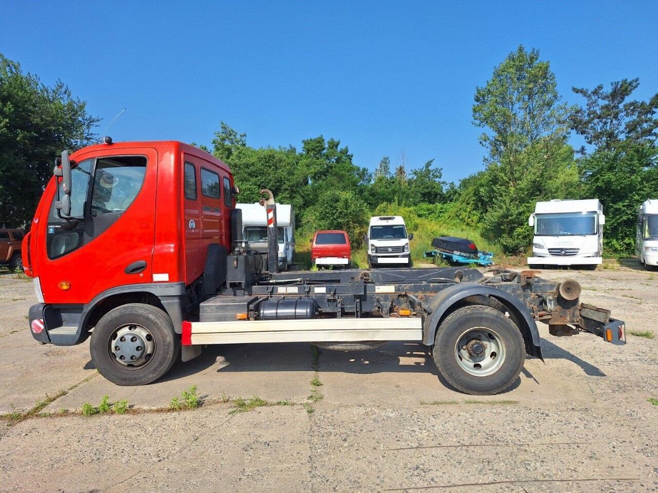 Hákový nosič AVIA D 100-motor CUMMINS