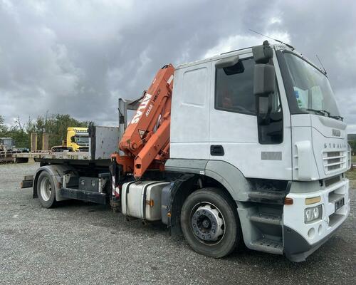 Hákový nosič kontejnerů IVECO AT190S36+HYDRAULICKÁ RUKA ATLAS-VHODNÉ NA PŘEPRAVU STAVEBNÍCH STROJŮ