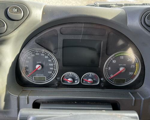 Hákový nosič kontejnerů IVECO AT190S36- VHODNÉ NA PŘEPRAVU STAVEBNÍCH STROJŮ 