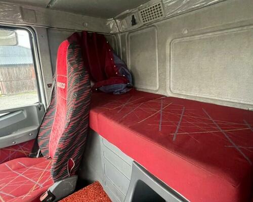 Hákový nosič kontejnerů IVECO AT190S36-VHODNÉ NA PŘEPRAVU STAVEBNÍCH STROJŮ 