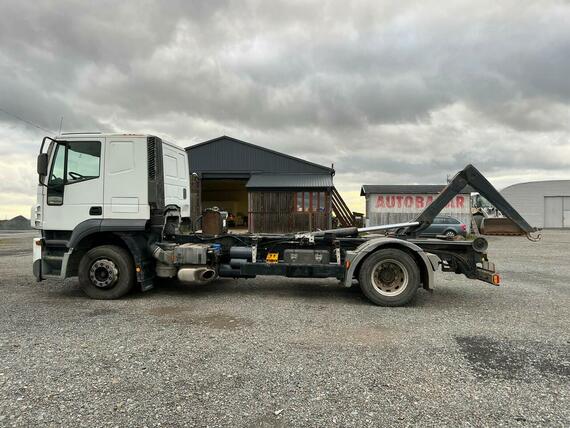 Hákový nosič kontejnerů IVECO AT190S36-VHODNÉ NA PŘEPRAVU STAVEBNÍCH STROJŮ 