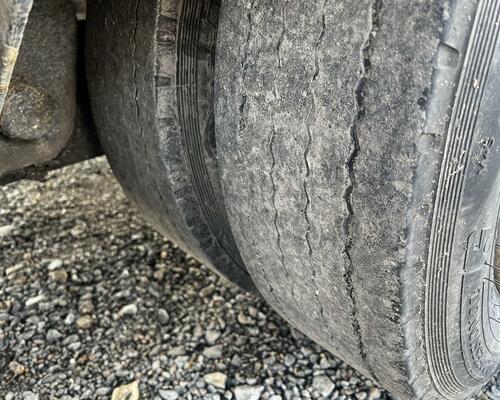 Hákový nosič kontejnerů IVECO AT190S36-VHODNÉ NA PŘEPRAVU STAVEBNÍCH STROJŮ 