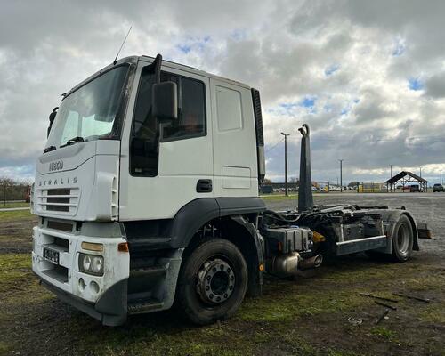 IVECO AT190S36-VHODNÉ NA PŘEPRAVU STAVEBNÍCH STROJŮ