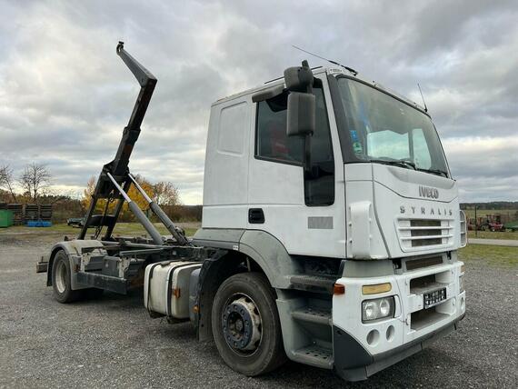 IVECO AT190S36-VHODNÉ NA PŘEPRAVU STAVEBNÍCH STROJŮ 