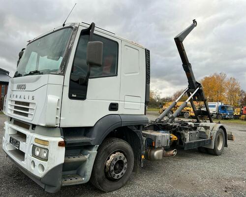 IVECO AT190S36 -  VHODNÉ NA PŘEPRAVUI STAVEBNÍCH STROJŮ