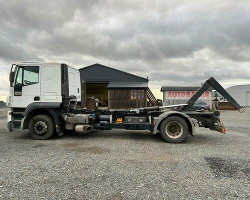 IVECO AT190S36VHODNÉ NA PŘEPRAVU STAVEBNÍCH STROJŮ