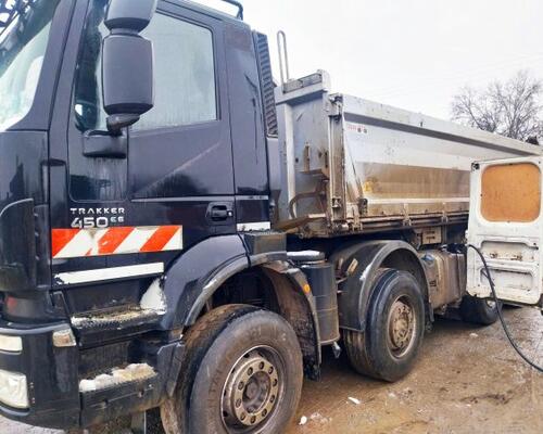 IVECO Trakker 450