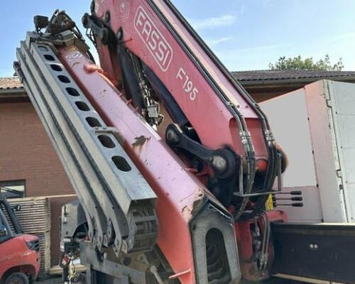 IVECO Trakker AD260.T41 +Fassi