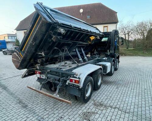 MB Arocs 3251 8x4 sklápěč Bordmatic