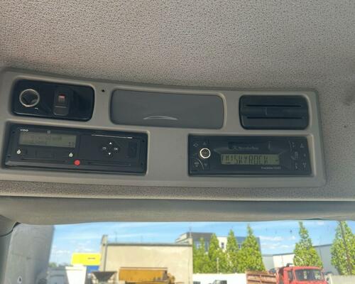 MB AXOR 1829 K, třístranný sklápěč