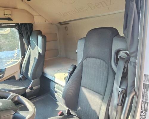 Mercedes Actros 2443