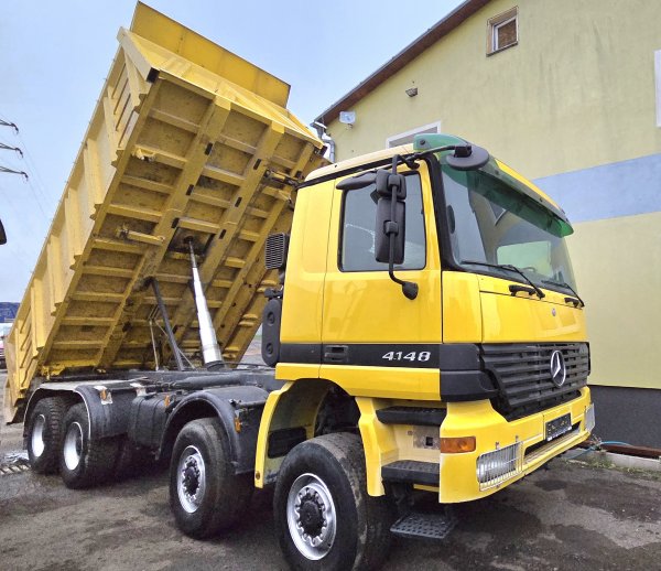 Mercedes Actros 4148 K (952.33)