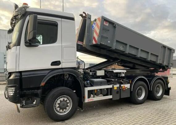 Mercedes Arocs 3351