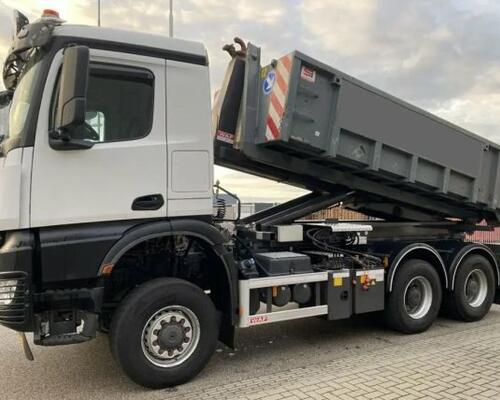 Mercedes Arocs 3351