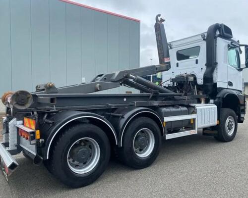 Mercedes Arocs 3351