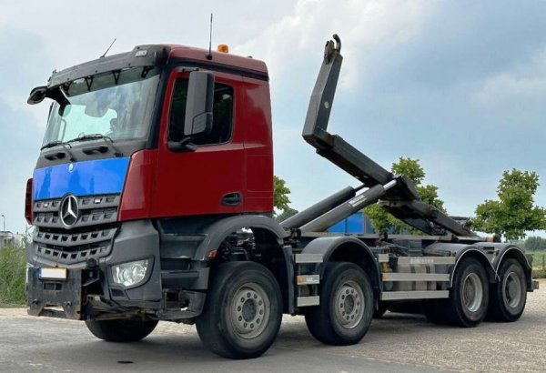 Mercedes Arocs 3740