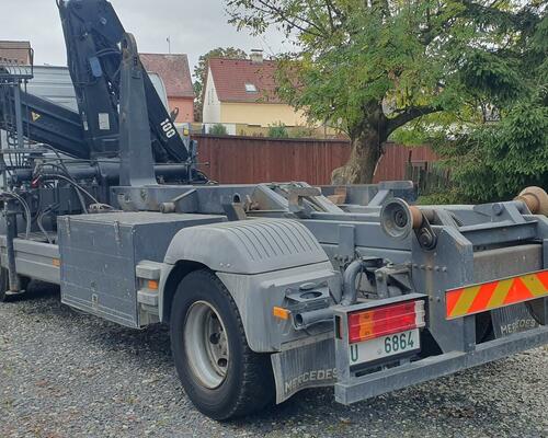 Mercedes Atego 1517 nosič kontejneru s hydraulickou rukou