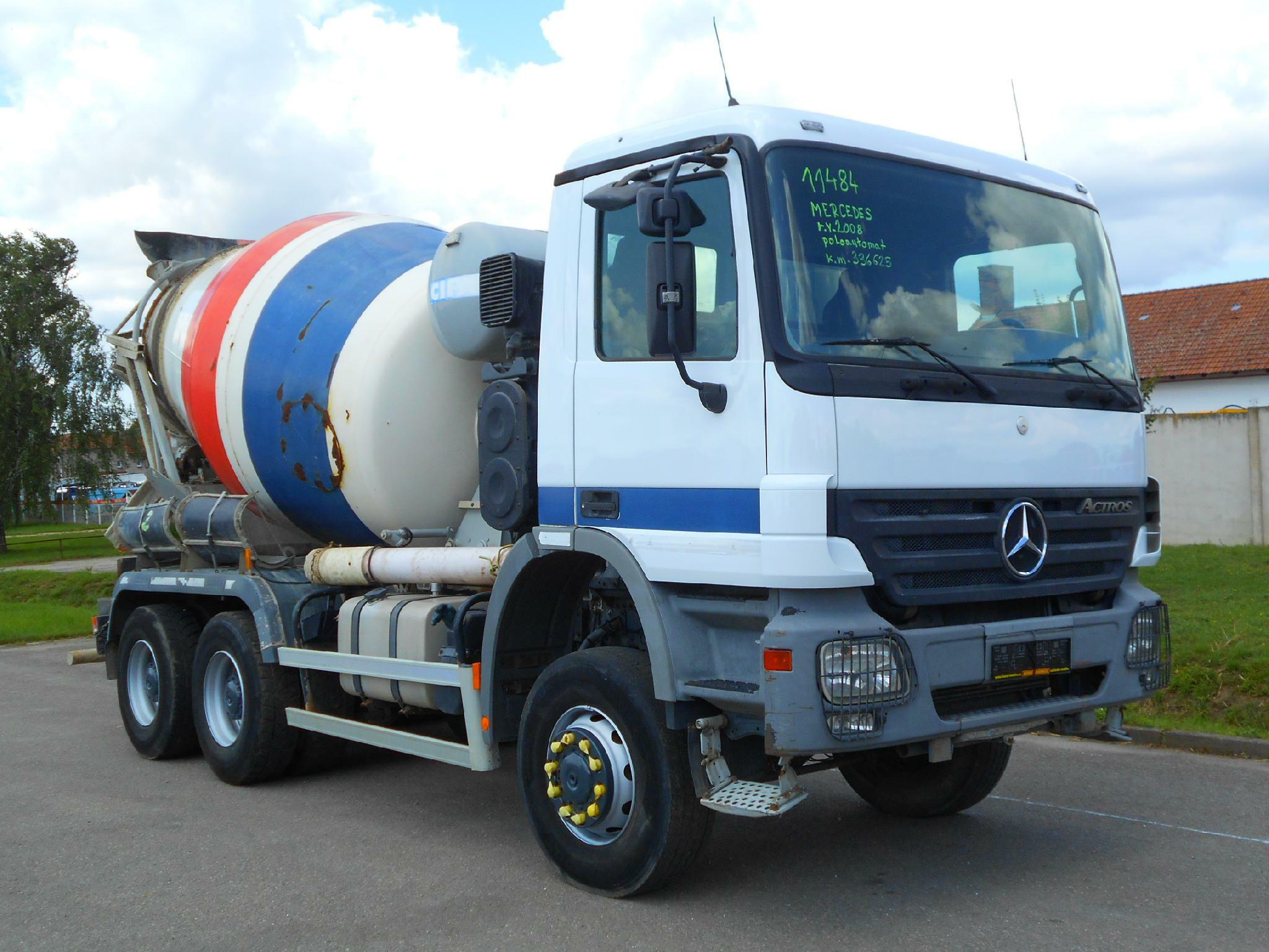 Mercedes Benz Actros 3336 AK domýchávač