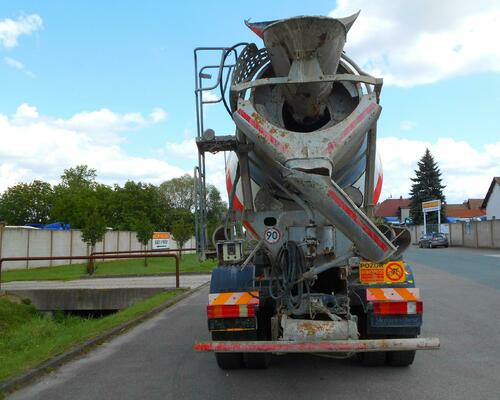 Mercedes Benz Actros 3336 AK domýchávač