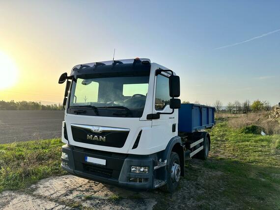 Nákladní automobil MAN TGM 12.290 kontejnerový nosič