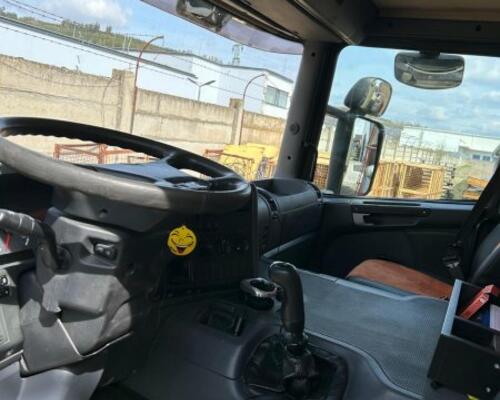 Scania P230 LB