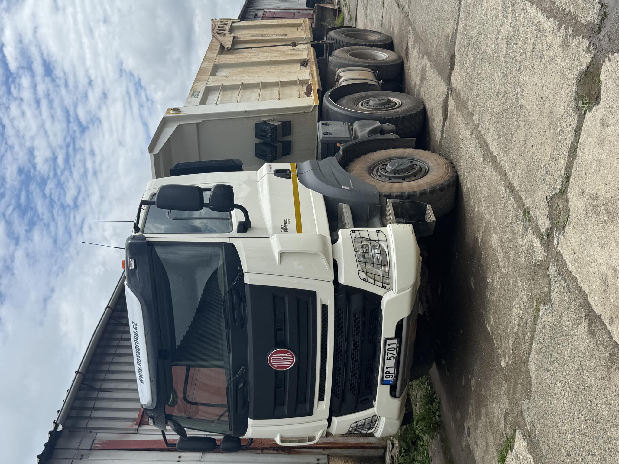 Tatra phoenix 8x8 těžební speciál