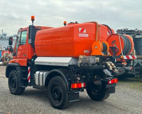 UNIMOG U 400