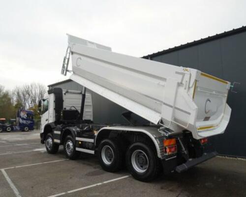 Volvo 8x6 FMX 460