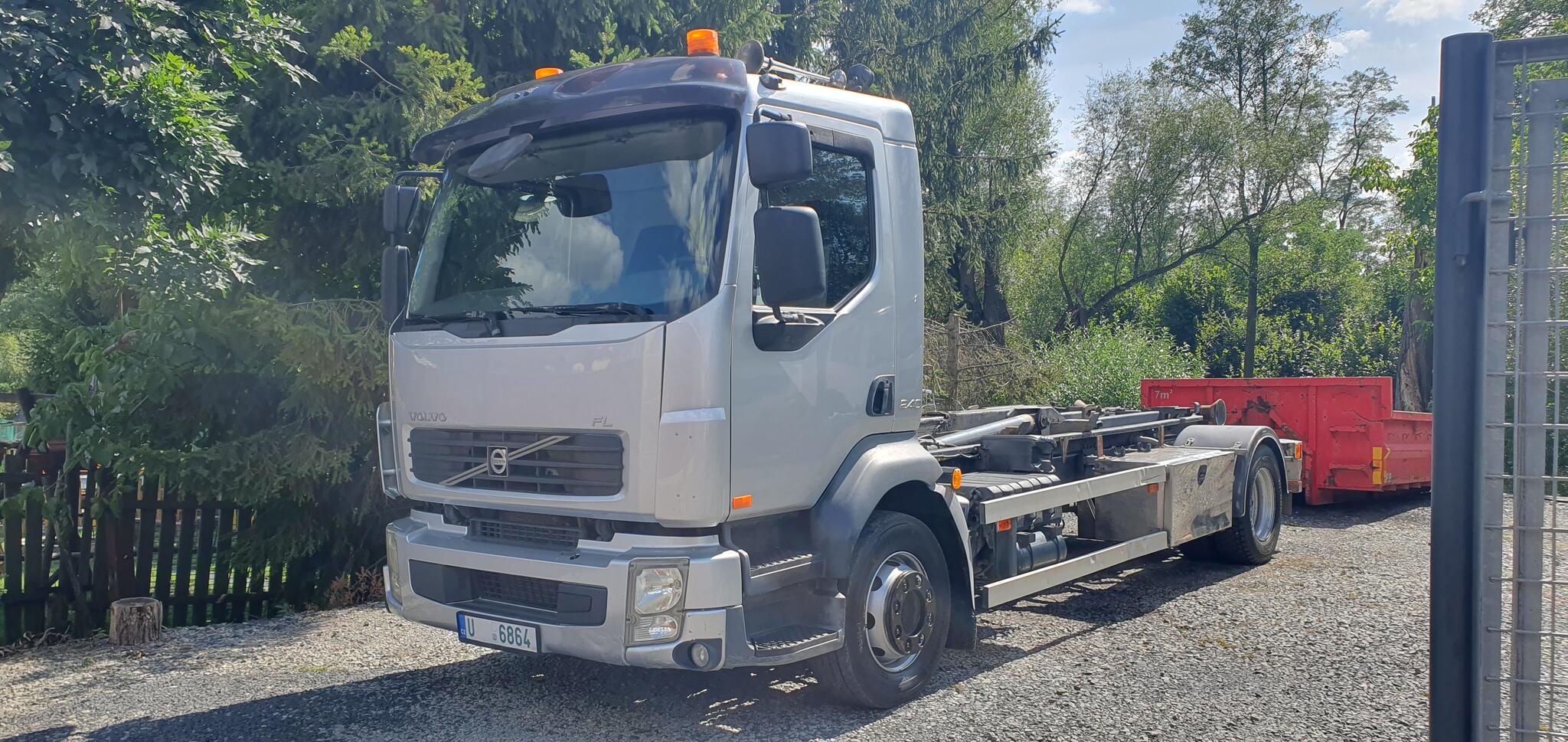Volvo FL 240 Hákový nosič kontejnerů