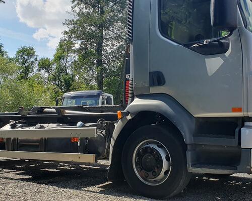 Volvo FL 240 Hákový nosič kontejnerů