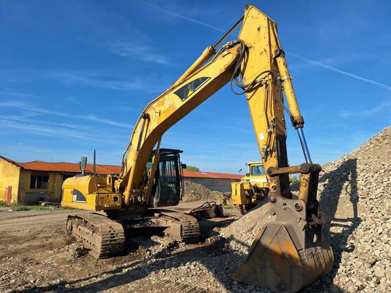 CAT 325C