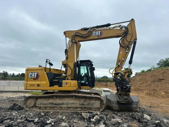 Caterpillar 323