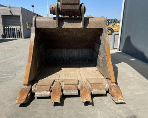 CATerpillar 374F
