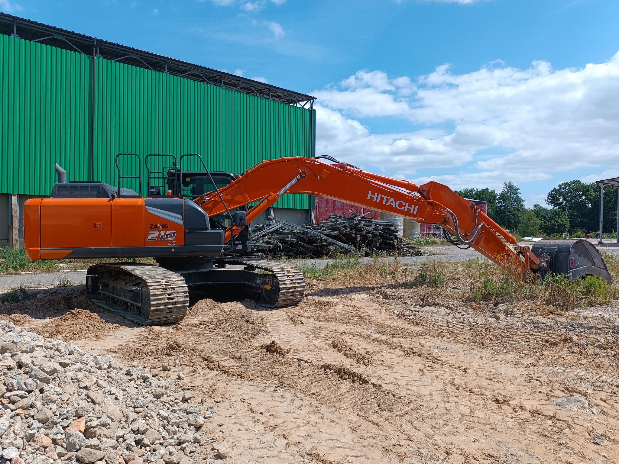HITACHI ZX210LC-7-MN