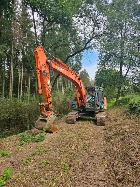 Hitachi ZX225 CAT 321 Komatsu PC228 Volvo ECR235